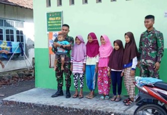 Satu Bukti Prajurit Satgas TMMD Reguler Pekalongan Dicintai Anak Pantirejo