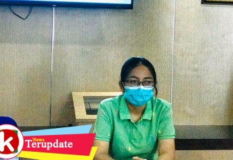 dr Rosenda saat press conference di Kantor Bupati Raja Ampat Minggu (26/04/2020).