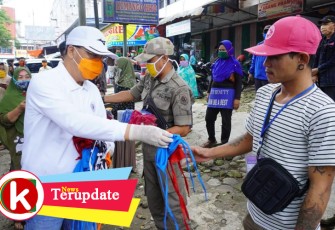 Gubernur Rohidin Imbau Pedagang Pasar Panorama Wajib Pakai Masker