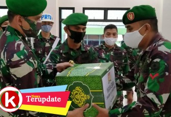 Dandim 0506/Tgr Serahkan Bingkisan Lebaran Kepada Anggota dan PNS