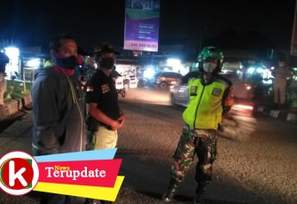 Babinsa Bersama 3 Pilar Jatiasih Patroli Keliling Cegah Corona
