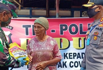TNI-Polri Berbagi Kasih
