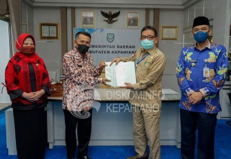 Bupati Kepahiang Hidayattullah Sjahid Foto Bersama 