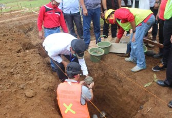 Bupati Bengkulu Utara Mian Lakukan Peletakan Batu Pertama Pembangun Tempat Pengolahan Sampah Reduce Reuse Recyle 