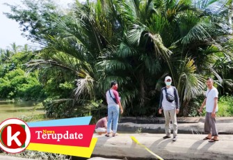 Tim kepolisian saat tinjau lokasi tercecernya kayu gelondongan