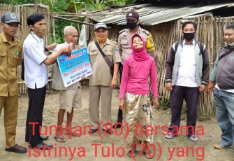 33 KK Warga Desa Tegal Besar OKU Timur Terima BLT