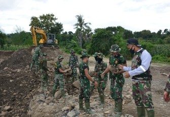 Maksimalkan Alat Berat Guna Mendukung Tugas Satgas TMMD ke-108 Kodim Jeneponto