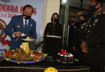 Polres Bitung Laksanakan Pemotongan Tumpeng