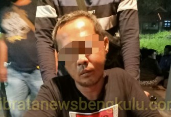 Tersangka saat diamankan