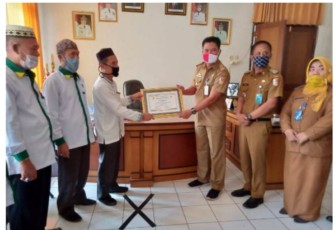BAZNAS Tulangbawang Beri Penghargaan Pengumpul Zakat Terbanyak