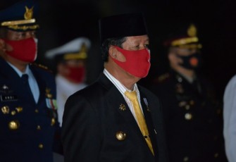 Gubernur Kepri H. Isdianto 