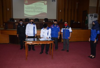 DPRD dan Bupati Malang Tandatangani Nota Kesepahaman Perubahan APBD KUPA dan PPAS