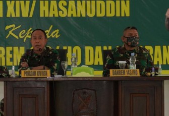 106 Perwira Jajaran Korem 143/HO Terima Pengarahan Pangdam XIV/Hsn