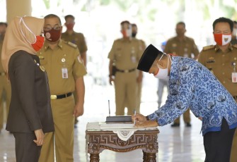 Bupati Tulang Bawang Pimpin Pengambilan Sumpah Janji ASN