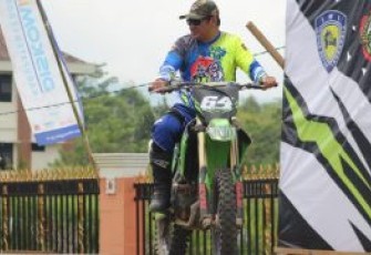 Bupati Lebong Rosjonsyah  