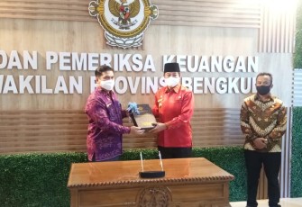 Bupati Kabupaten Lebong Rosjonsyah 