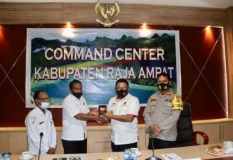 Deputi Bidang Koordinasi Kominfotur Polhukam Kuker ke Raja Ampat
