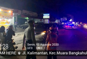 Polisi tekankan kepada petugas parkir untuk ikut andil ingatkan masyarakat mentaati protokol kesehatan.