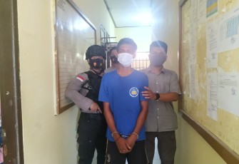 Tersangka saat diamankan