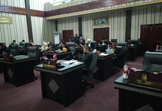 DPRK Aceh Singkil saat mengelar rapat Paripurna.
