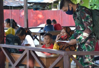 Korem Bantu Belajar Daring Anak Asrama