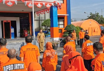 Plt Kalaksa BPBD Jatim Pimpin Apel Perdana