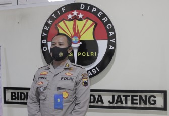 Kasubidpenmas AKBP R. Fidelis Purna Timoranto memberikan keterangan kepada wartawan di Mapolda Jateng. Senin (28/09/2020) 