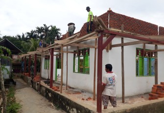 Tim Serbuan Teritorial Kodim 1417/Kendari Karya Bakti di Masjid An'nur