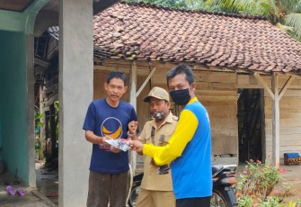 Pemdes Beringin Raya Bagikan 2000 Masker Pada Warga