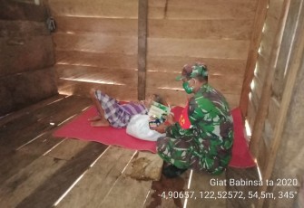 Koramil Jajaran Kodim 1416/Muna Bagikan Paket Sembako Pangdam XIV/Hsn