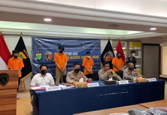 Divisi Humas Polri Irjen Argo Yuwono saat jumpa pers di Polda Metro Jaya, Senin (12/10/2020).
