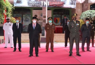 Bupati Tulungagung Hadiri Upacara Peringatan HUT Ke-75 TNI