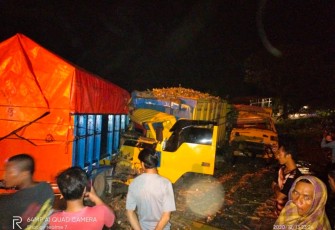 Tabrakan Beruntun Terjadi di Tikungan Tajam Jalan Raya Seberuk OKI 