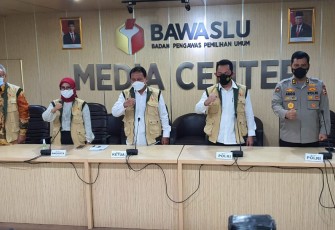 Mabes Pori bersama  Bawaslu dan Gakkumdu melakukan rapat kerja nasional di kantor Bawaslu dalam rangka persiapan akhir pemilihan kepala daerah (Pilkada) Serentak 2020, Kamis (4/12/2020). 