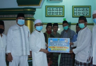 Wakil wali Kota Bengkulu Dedy Wahyudi Serahkan Bantuan 