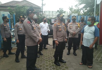 Kapolres Batang AKBP Edwin Louis Sengka Memimpin Langsung Pengecekan Sejumlah Gereja dan Pos Pengamanan di Batang