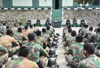 Kasrem 072/Pmk Kolonel Inf Afianto Menghadiri Acara Penutupan Latihan Pratugas Satgas Pamtas RI-PNG sektor  Utara Yonif Mekanis 403/WP Tahun 2021 bertempat di Lapangan Apel Kolat Rindam IV/Dip , Desa Bantir, Sumowono, Kabupaten Semarang, Jawa Tengah. Senin, (21/12/2020).
