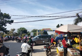  Jalan Raya Gumawang Kecamatan Belitang Kabupaten Ogan Kemering Ulu Timur Ramai 