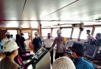 Kapolres Bintan Lakukan Peninjauan dan Launching Tol Laut Rute T-3 di Pelabuhan Sribayintan Kijang