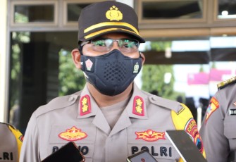 Kapolres Pekalongan AKBP Darno SH SIK Saat Memberikan Keterangan di Depan Media 