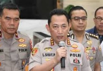 Kepala Badan Reserse Kriminal (Bareskrim) Polri Komjen Pol Listyo Sigit Prabowo  saat memberikan keterangan kepada media
