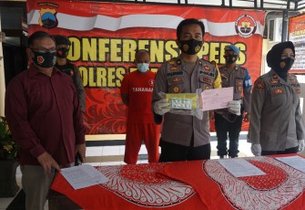 Kabag Ops Polres PurbaIingga Kompol Pujiono Dalam Konferensi Pers