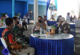 Komandan Kodim 0736/Batang Letkol Arh Yan Eka Putra turut hadir pada kegiatan Konsultasi publik Rencana Bisnis 2021 - 2025 Perumda Air Minum Sendang Kamulyan di Kantor PUDAM Batang, Rabu Pagi ( 27/1/2020 ).