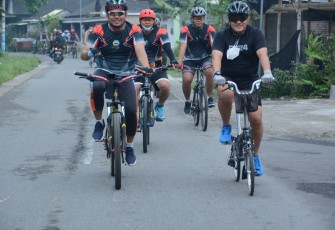 Kapolres Boyolali AKBP Morry Ermond bersama Dandim 0724/Boyolali Letkol Inf Aris Prasetyo, S.I.P., M.I.P, beserta jajarannya melaksanakan gowes bersama menyusuri pedesaan di wilayah Kabupaten Boyolali. Minggu (31/01).