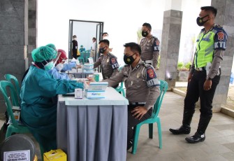 Jelang Pengamanan Pilkakon Serentak 221 Personel Polres Pringsewu di Rapid Test