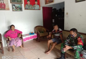 Babinsa Desa Guworejo Sertu Joko Priyanto Melaksanakan Kegiatan Komunikasi Sosial 