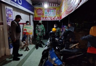  Serda Heryawan Anggota Koramil 13/Sukodono Bersama Anggota Polsek Sukodono Melaksanakan Kegiatan Patroli Wilayah dan Penertiban Giat Protokol Kesehatan Dalam Rangka Pemberlakuan Pembatasan Kegiatan Masyarakat