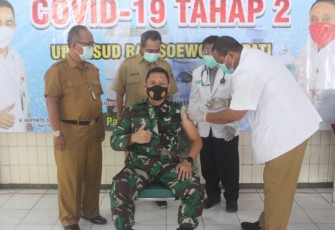 Dandim Pati ikuti vaksinasi tahap dua