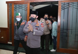Kapolri Jenderal Listyo Sigit Prabowo menghadiri puncak acara Dies Natalis HMI ke-74 yang digelar di Aula Masjid Sunda Kelapa, Jakarta Pusat, Kamis malam (18/2/2021). 