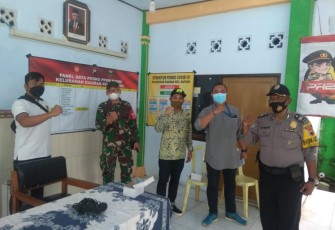 Babinsa dan Bhabinkantibmas bersama Kepala Kelurahan Kauman melaksanakan sosialisasi PPKM Skala Mikro Tingkat RT di Balai Kantor Kelurahan Kauman, Kecamatan Batang, Kabupaten Batang.